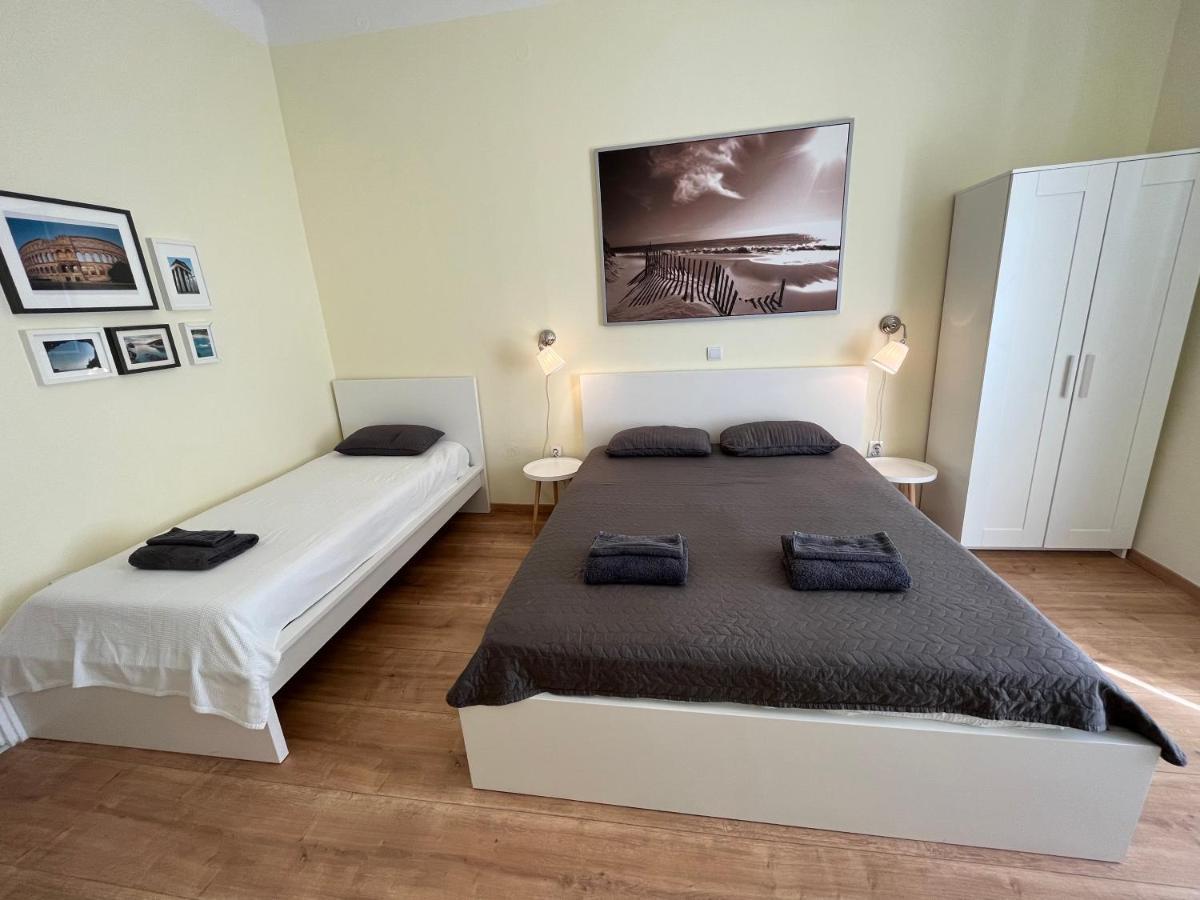 Apartment Check In Pula Exterior foto